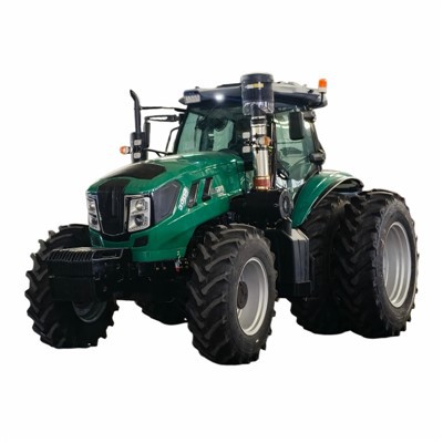 Traktor s výkonom 300 HP